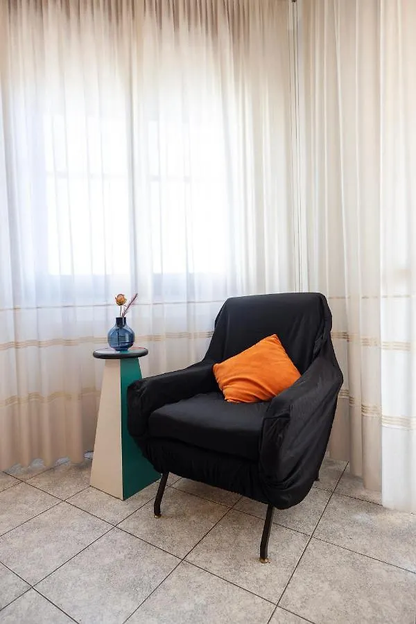 We Home - House Of Stars - Bolonia 0*,  Italia